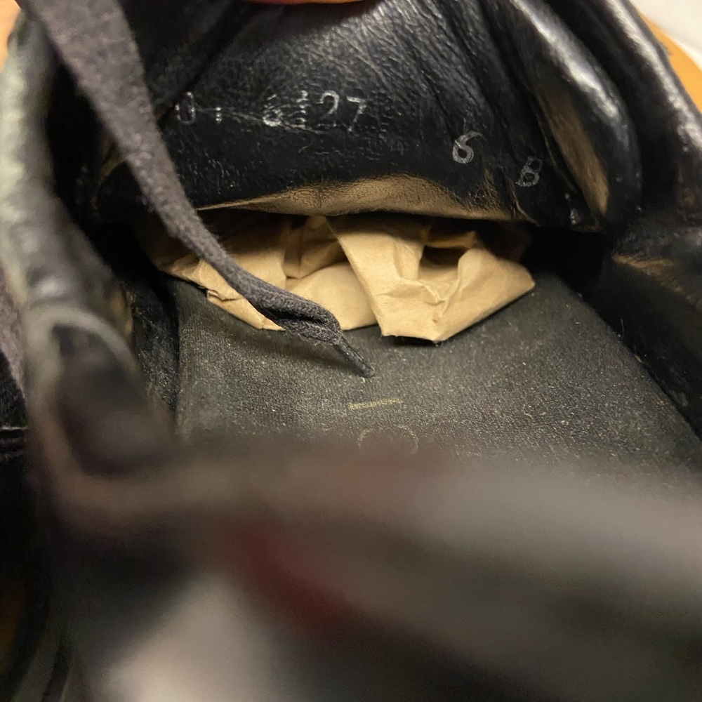 GUCCI Y2K Black Classic Stripe Sneakers - Picture 9 of 11